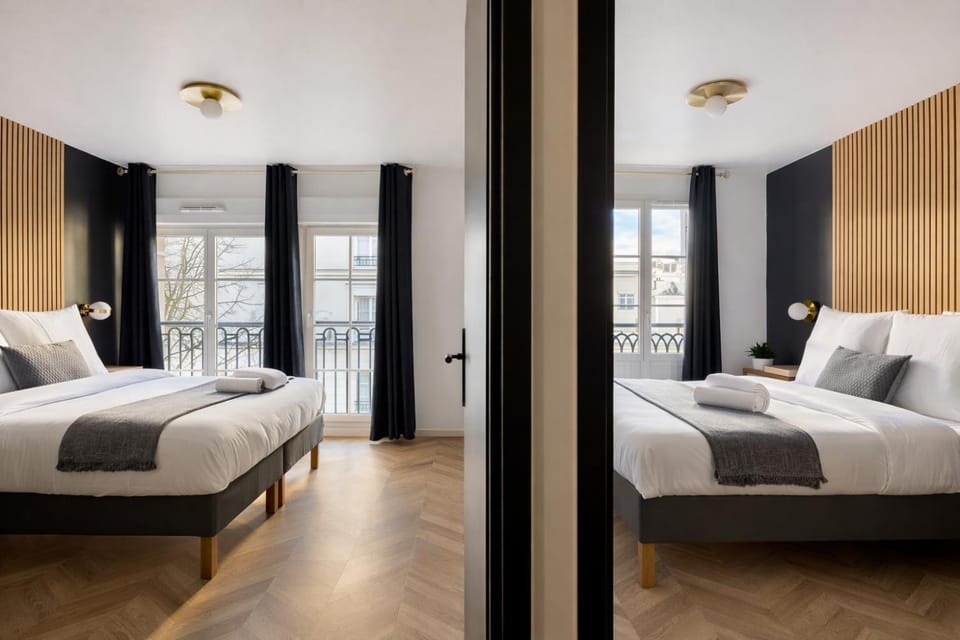 Bed, Bedroom, towels