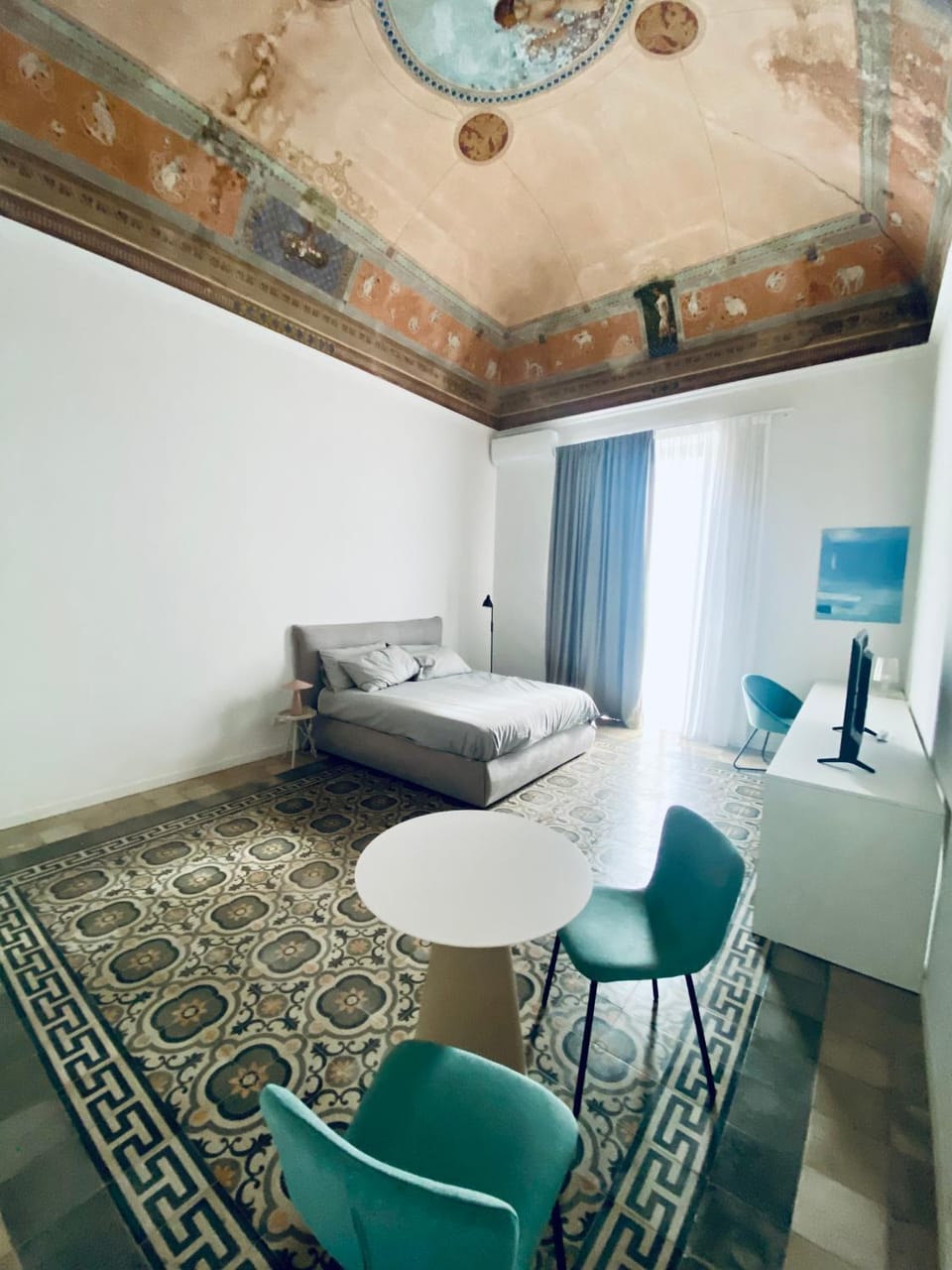 Photo of the whole room