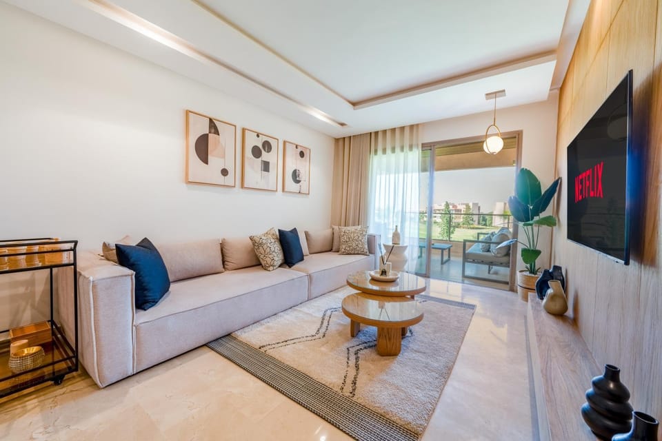 Communal lounge/ TV room, TV and multimedia, Living room, Seating area, Evening entertainment