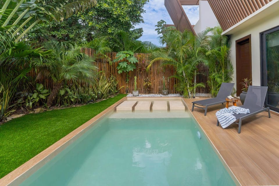 Spring, Day, Garden, Garden view, Pool view, Swimming pool