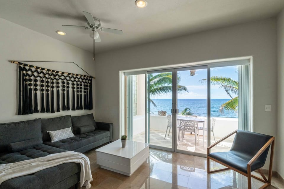 Living room, Sea view