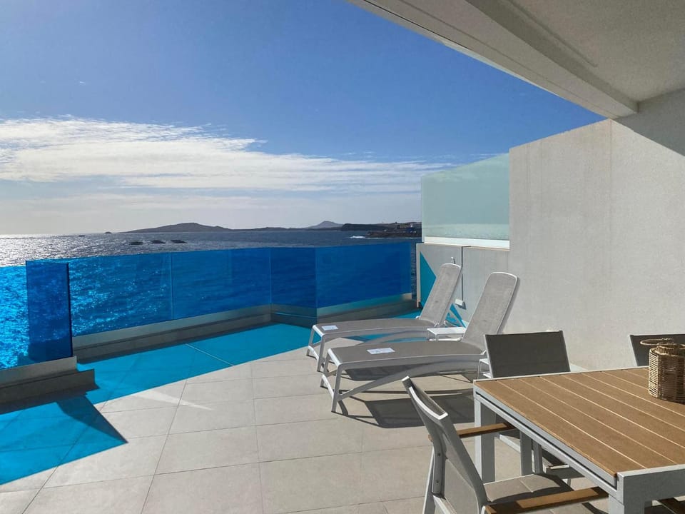 Off site, Balcony/Terrace