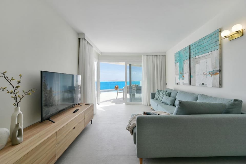 TV and multimedia, Living room, Sea view