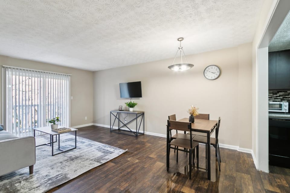 Halsten at Vinings 3114 Spacious 1 bed 1 Bath Apartment in Vinings