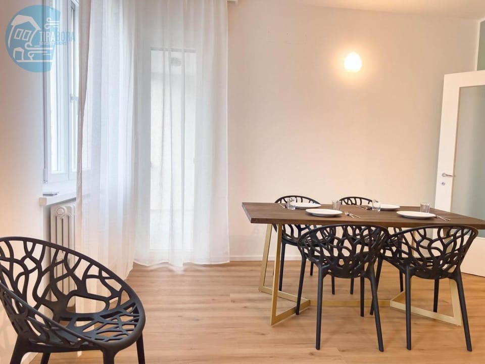 Largo Papa Tirabora Short Rent Apartment in Trieste