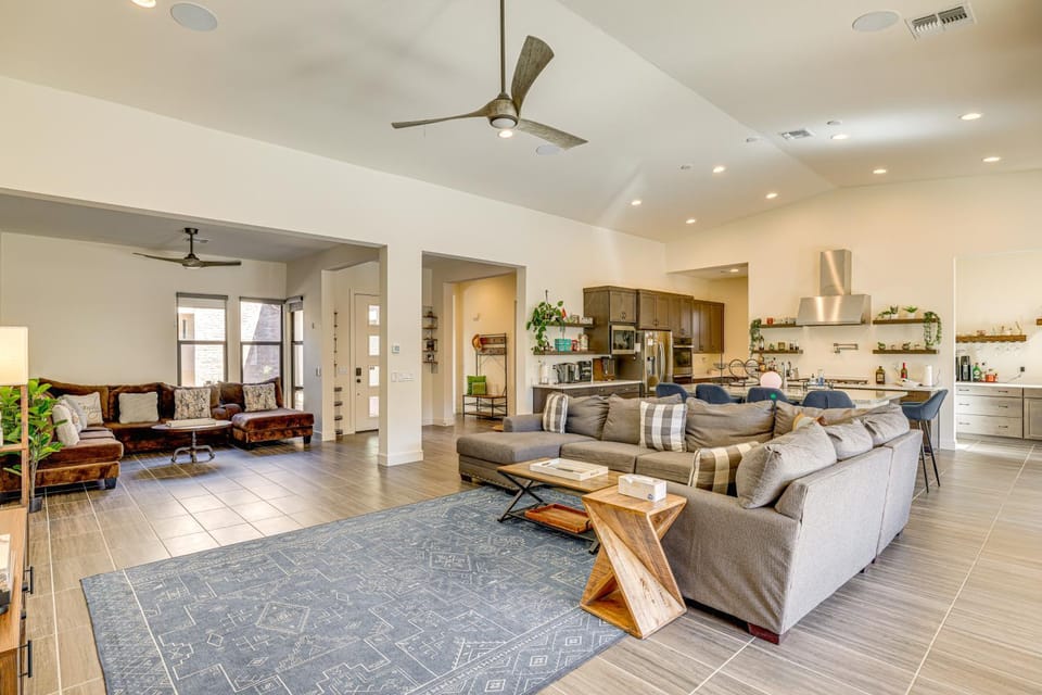 Mtn Views, Pool & Hot Tub: Phoenix Oasis House in Phoenix