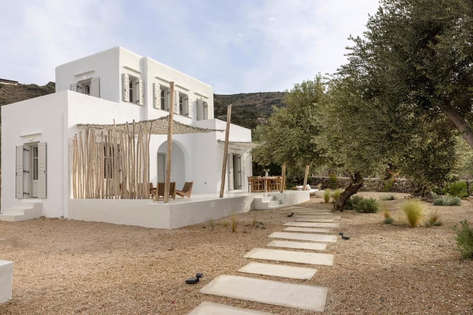Eleonas Residences Apartment in Milos