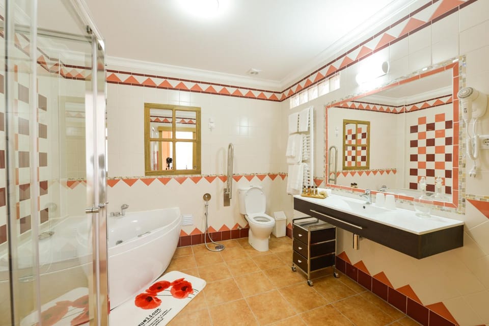 Toilet, Photo of the whole room