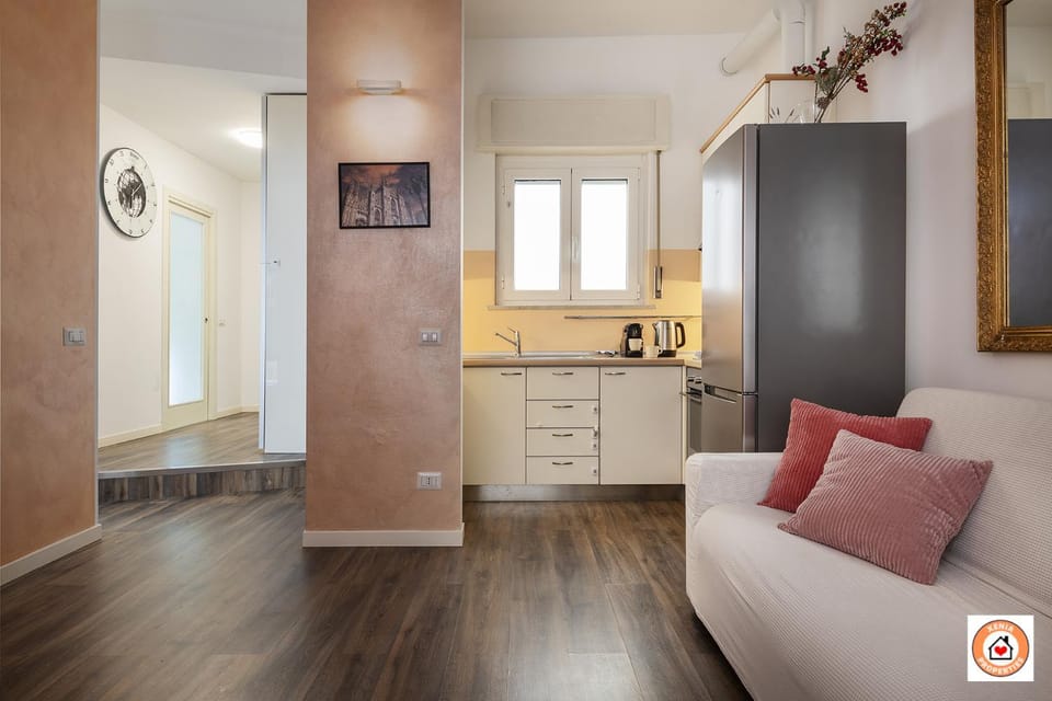 Communal lounge/ TV room, kitchen