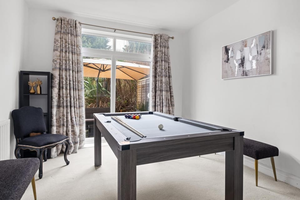 Cozy Willow-Hot Tub, Sleeps9, FreeParking, Netflix House in Birmingham