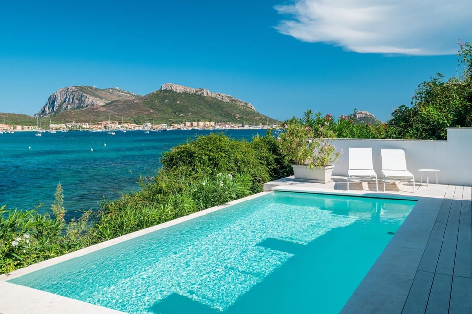Pool view, Sea view, Swimming pool, sunbed