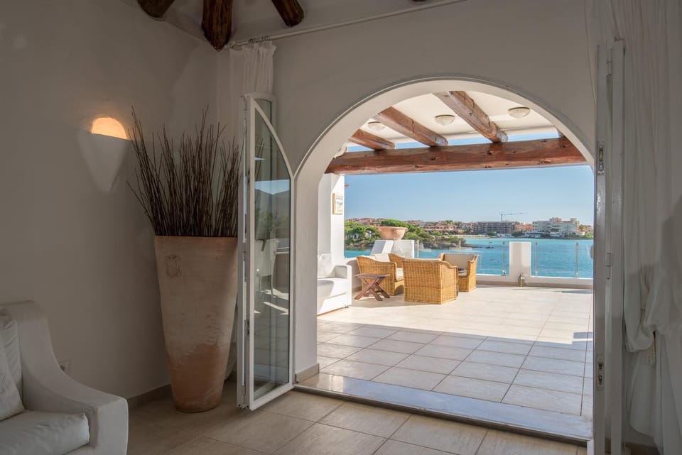 View (from property/room), Balcony/Terrace, Living room, Sea view