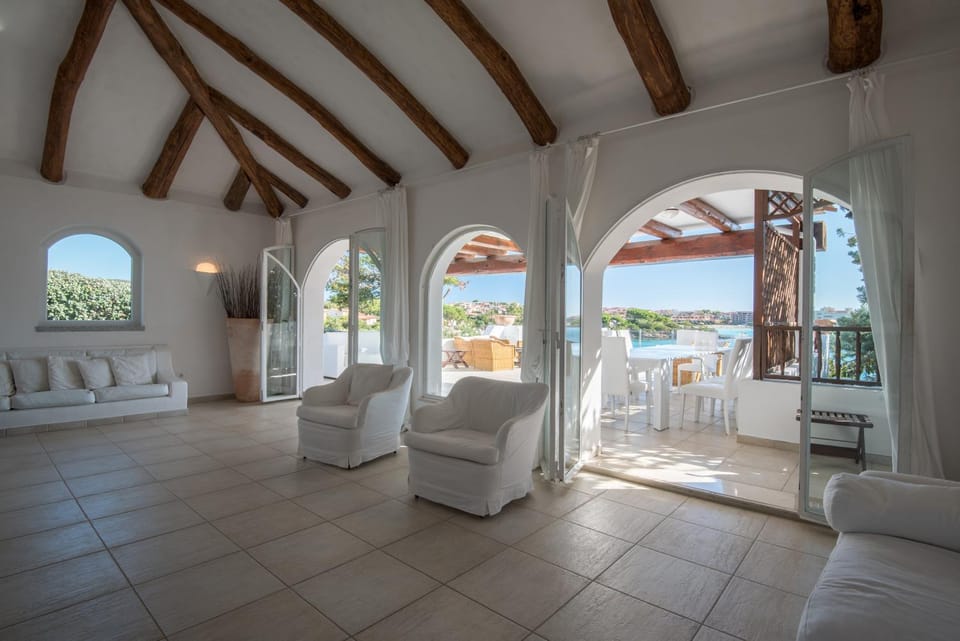 View (from property/room), Balcony/Terrace, Living room, Sea view
