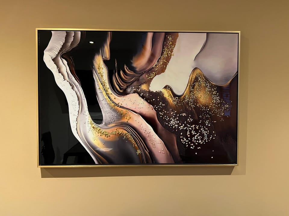 Glastonbury Mystic Vault, 1 BD Apt Split Level Apartment in Glastonbury