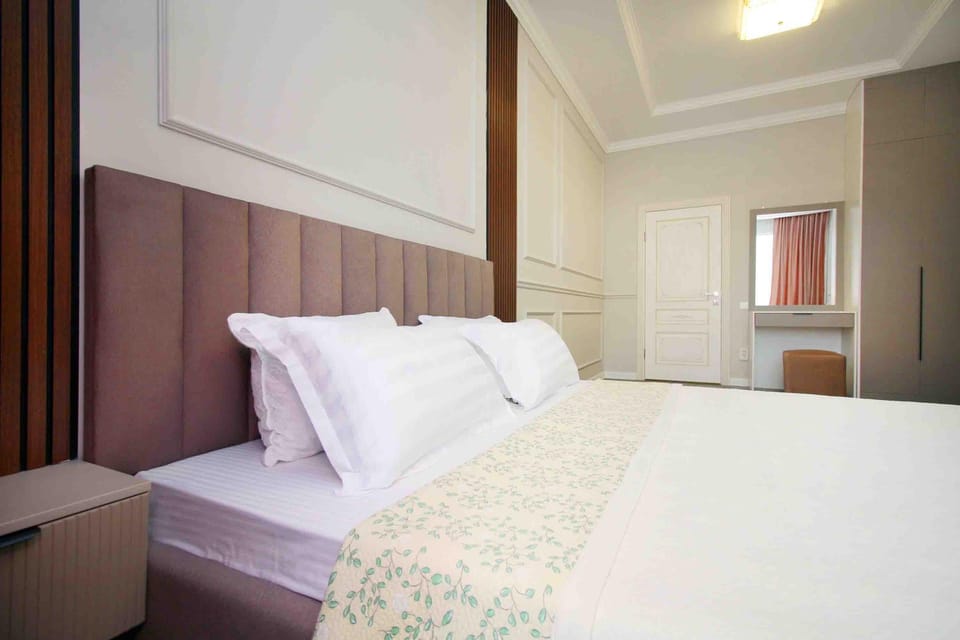 NURLY-TAU-3ROOM-2bedROOM Apartment in Almaty