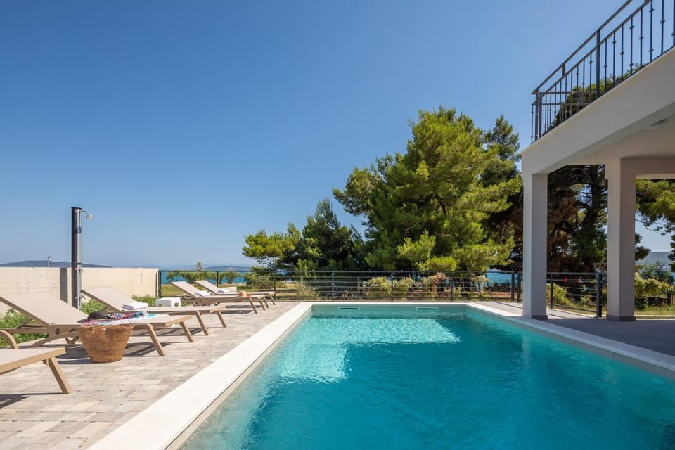 Property building, Swimming pool