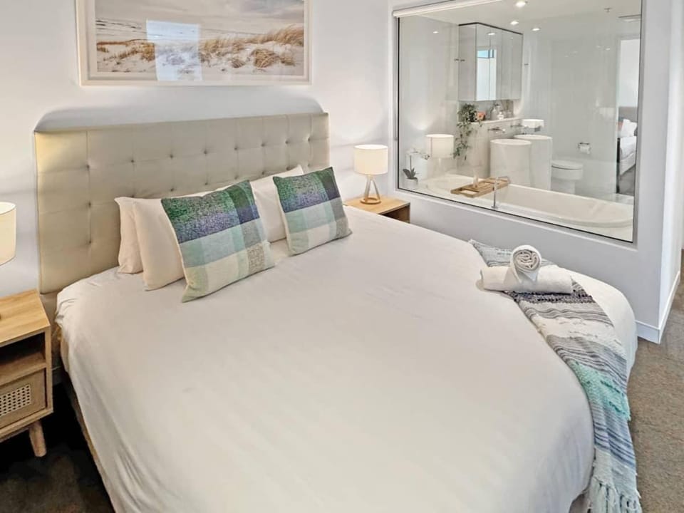 Unit 20803 Oracle Tower 2 Level 8 Apartment in Gold Coast