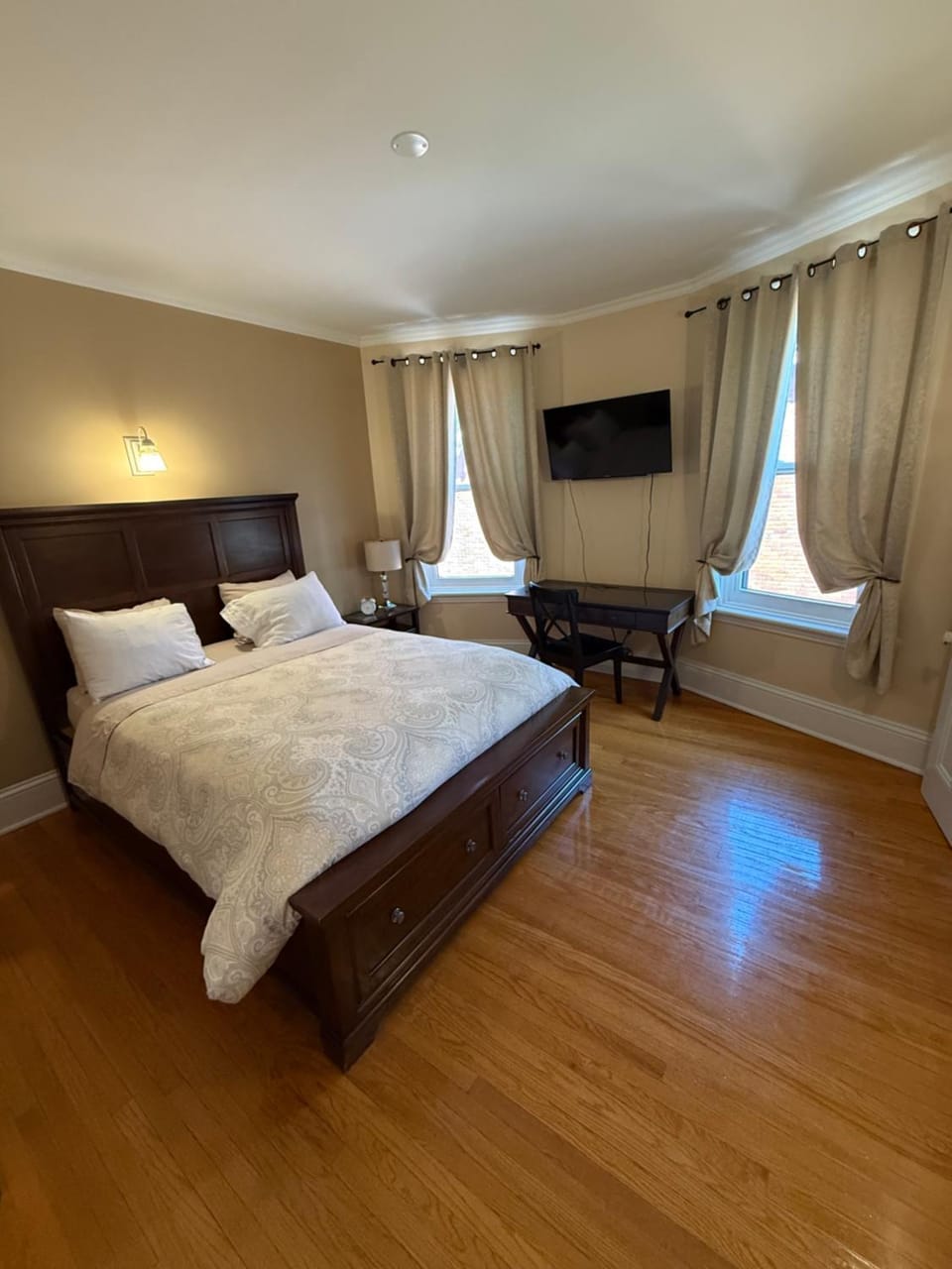 Bed, Photo of the whole room, Bedroom