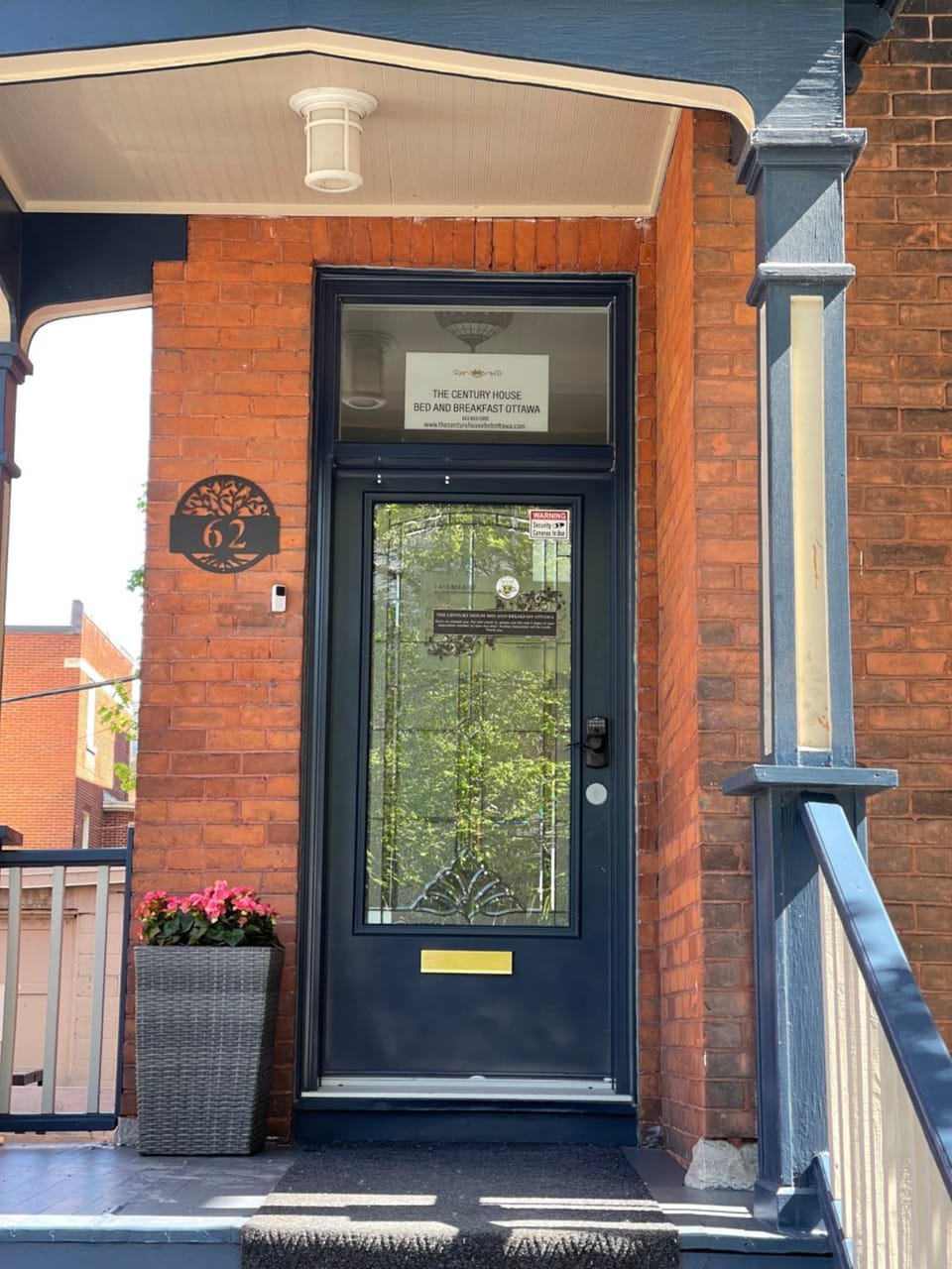 Facade/entrance