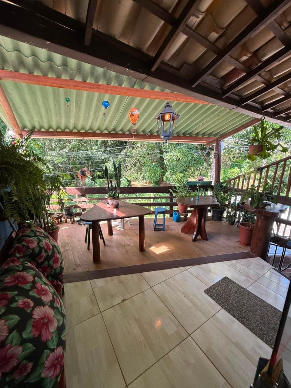Seating area, Dining area