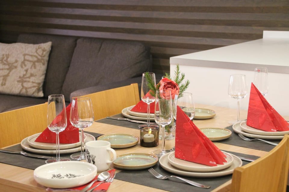 Dining area, kitchen