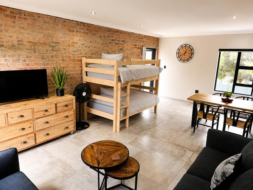 Bed, Living room