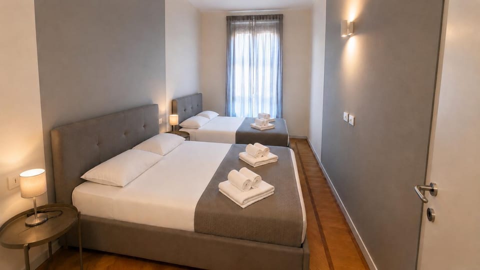 Bed, Photo of the whole room, Bedroom, towels