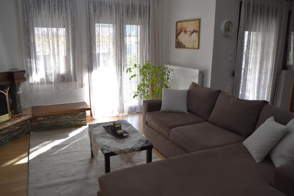 Living room, Seating area, fireplace