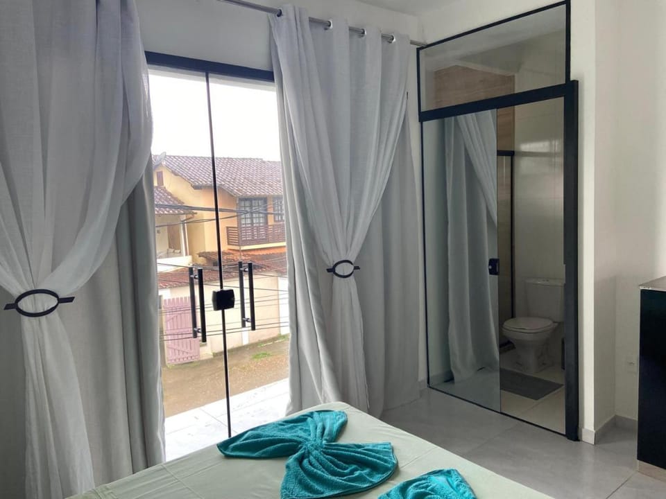 Shower, Bed, Bathroom, towels