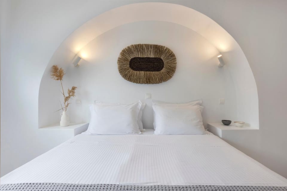 Misty Residence House in Milos