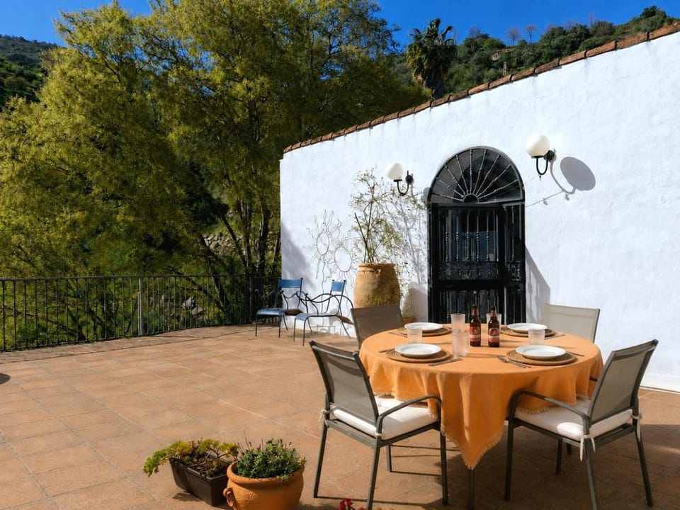 Garden, Balcony/Terrace, Dining area, Sea view