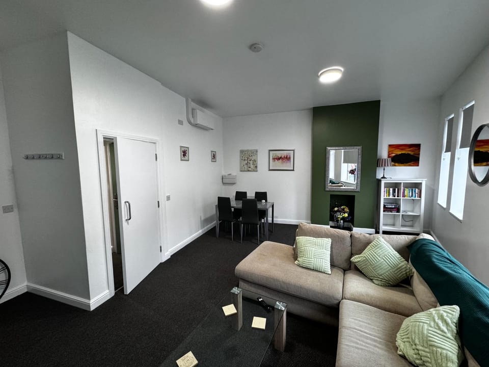 11aComberton Apartment in Wyre Forest District