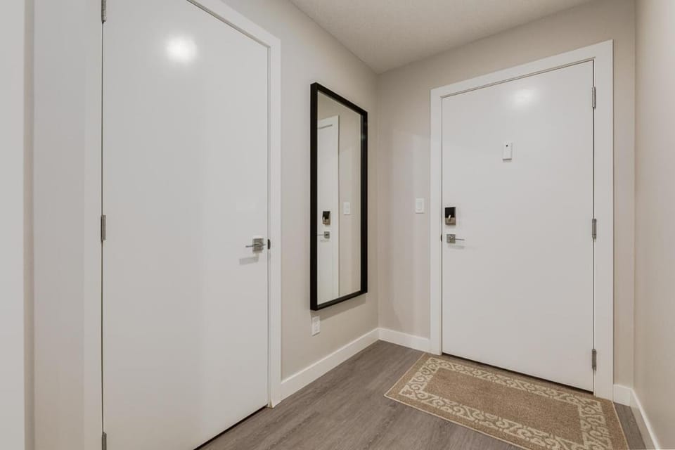 Inner City Apartment, Pet Friendly, Free Underground Parking Apartment in Calgary