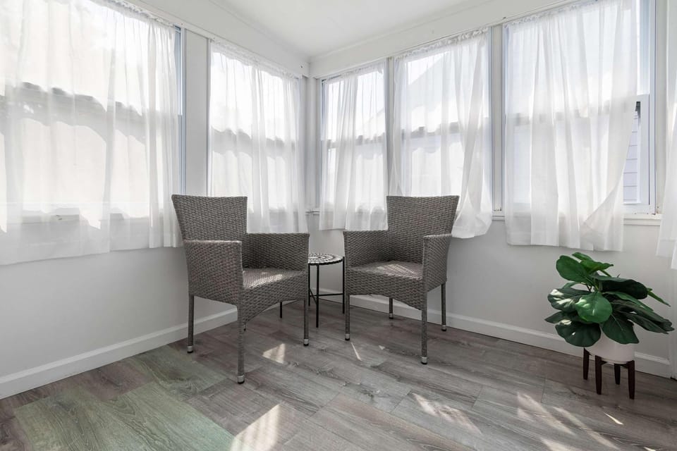 2-Bed Home by the Bay Apartment in Margate City