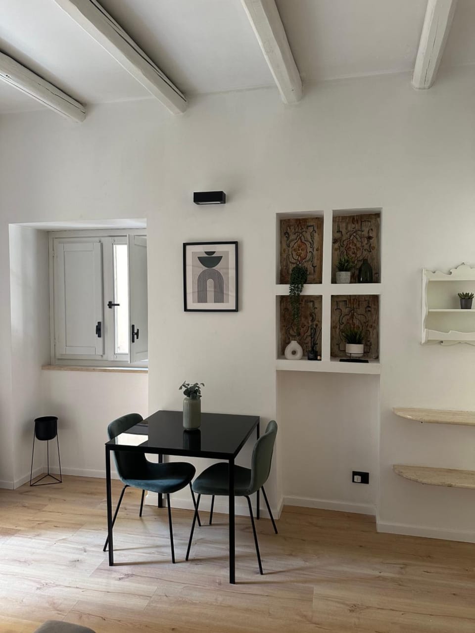 Kitchen or kitchenette, Living room, Seating area, Dining area, air conditioner
