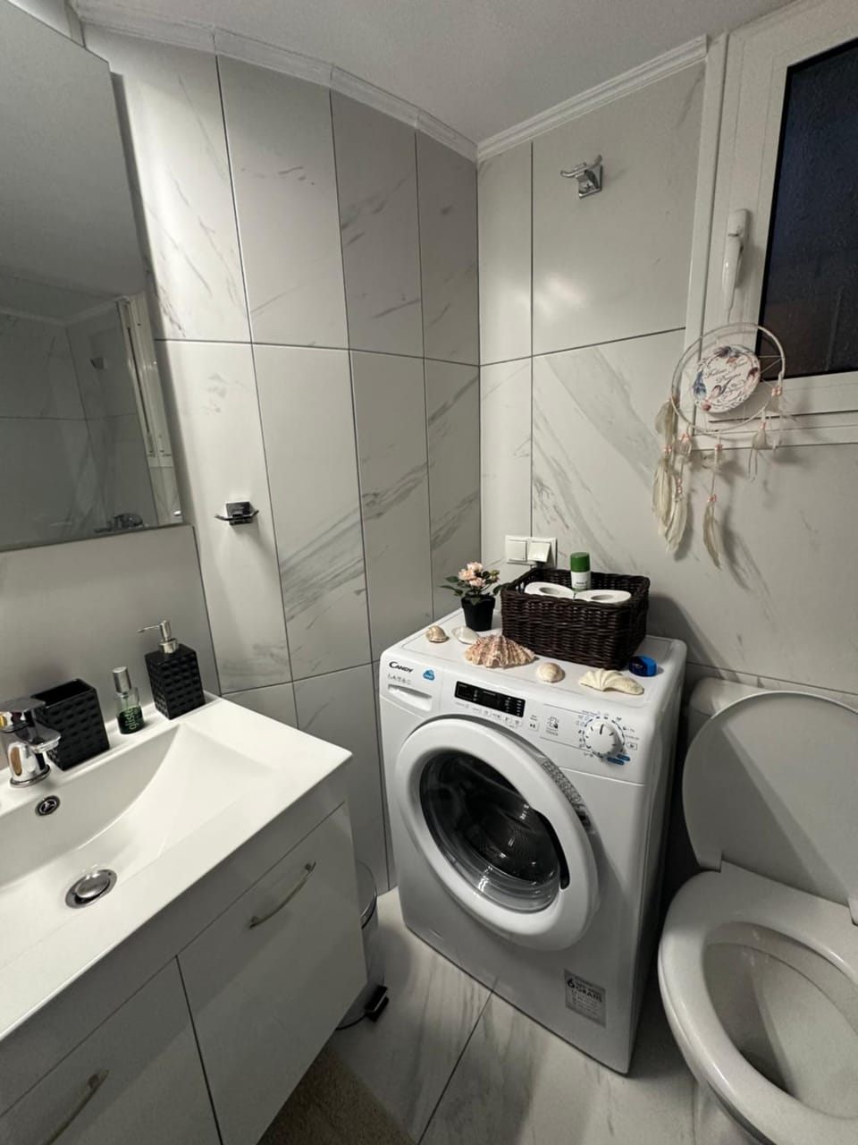 Bathroom, washing machine