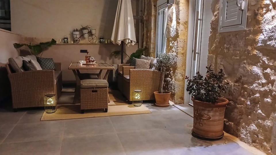 Property building, Balcony/Terrace, Seating area, Inner courtyard view