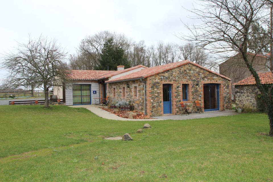 Property building, Natural landscape, Garden view