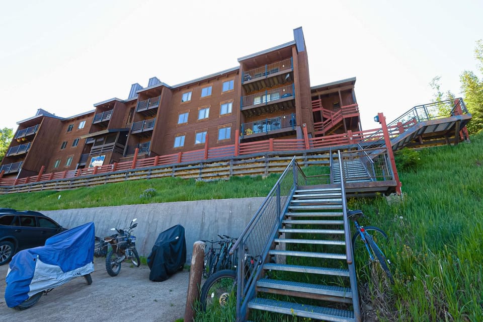 Summit View Hideaway Apartment in Colorado