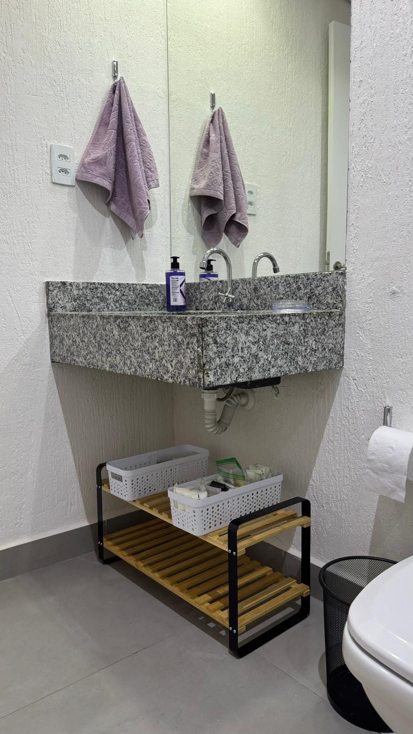 Bathroom, towels