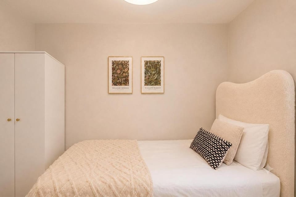 Bed, Bedroom, wardrobe