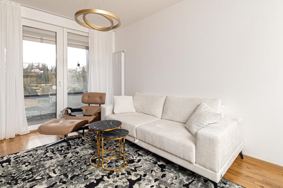 View (from property/room), Balcony/Terrace, Living room
