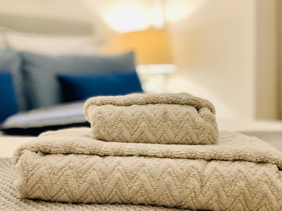 Spring, Bed, Day, Decorative detail, Bedroom, On site