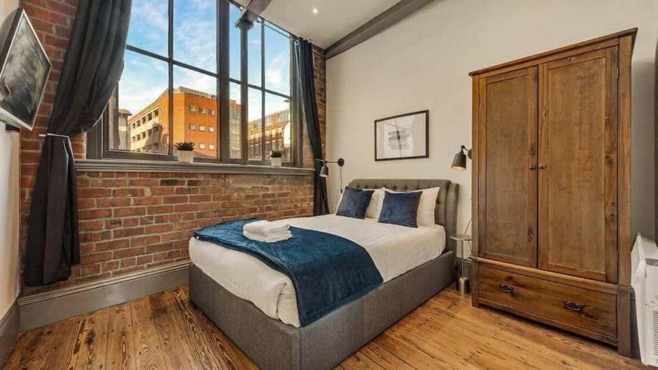 Bed, TV and multimedia, Bedroom, towels, wardrobe