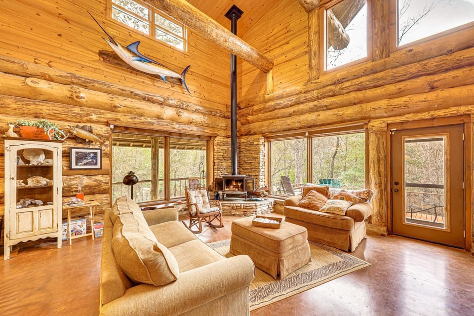 Fish, Boat and Hike Pet-Friendly Cabin in Arkansas Cabin in Pike County