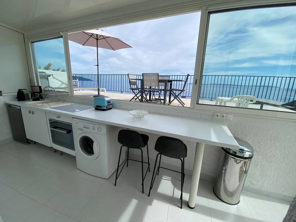 Appartement Climatisé avec Terrasse & Plage Privée - FR-1-816-5 Apartment in Le Lavandou