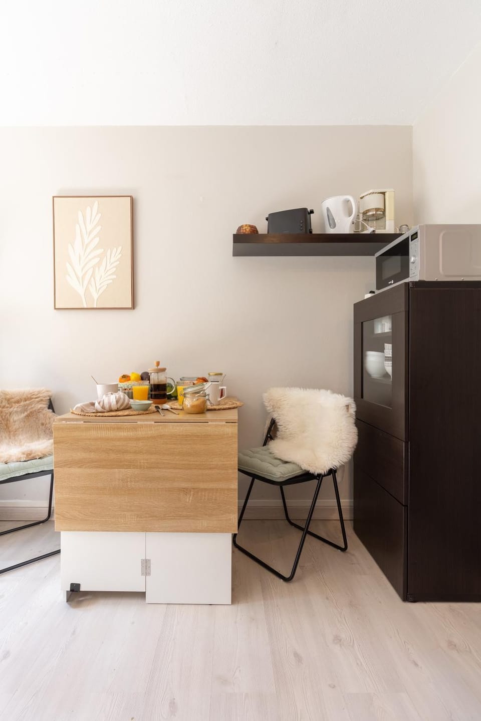Coffee/tea facilities, Dining area, microwave
