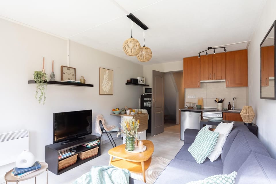 TV and multimedia, Kitchen or kitchenette, Living room, Dining area