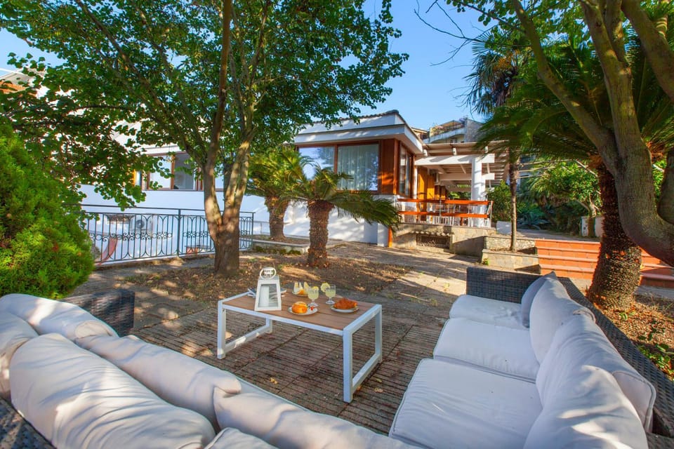 Property building, Natural landscape, Garden, Garden view