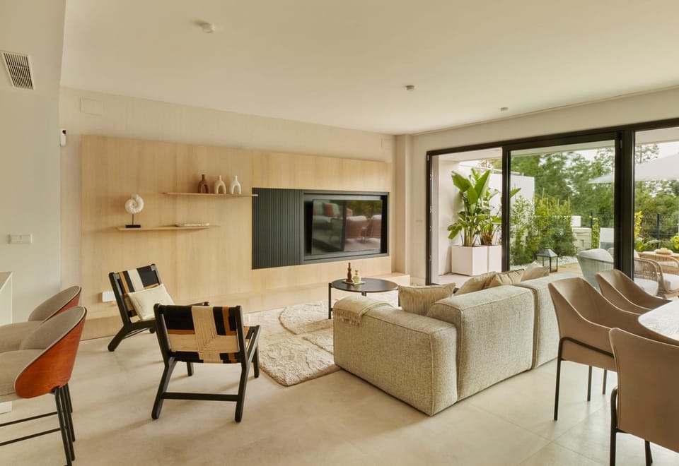 Communal lounge/ TV room, Living room